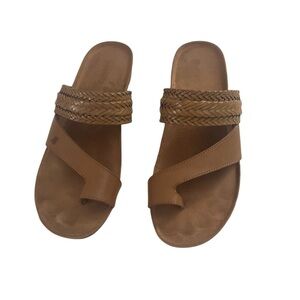 BareTraps Women's Tan Sandals